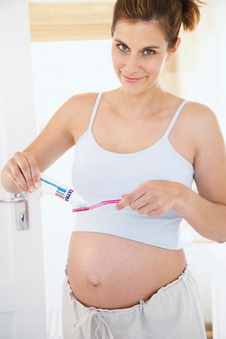 Chăm sóc răng miệng ở phụ nữ khi mang thai