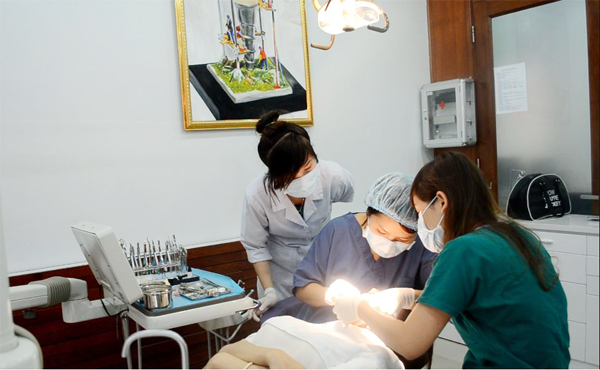 Quy trình niềng răng mắc cài kim loại tại nha khoa