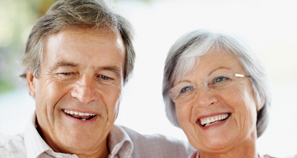 Lợi ích của việc trồng răng Implant cho người lớn tuổi